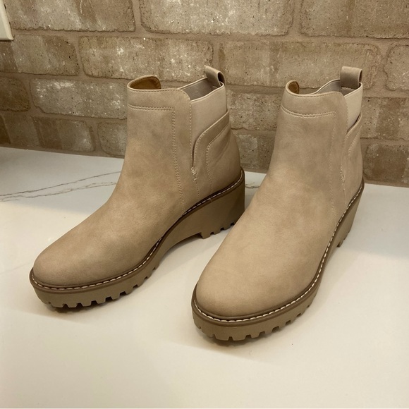 DOLCE VITA ⭐️NWOT Wedge Bootie in Dune - Picture 11 of 15